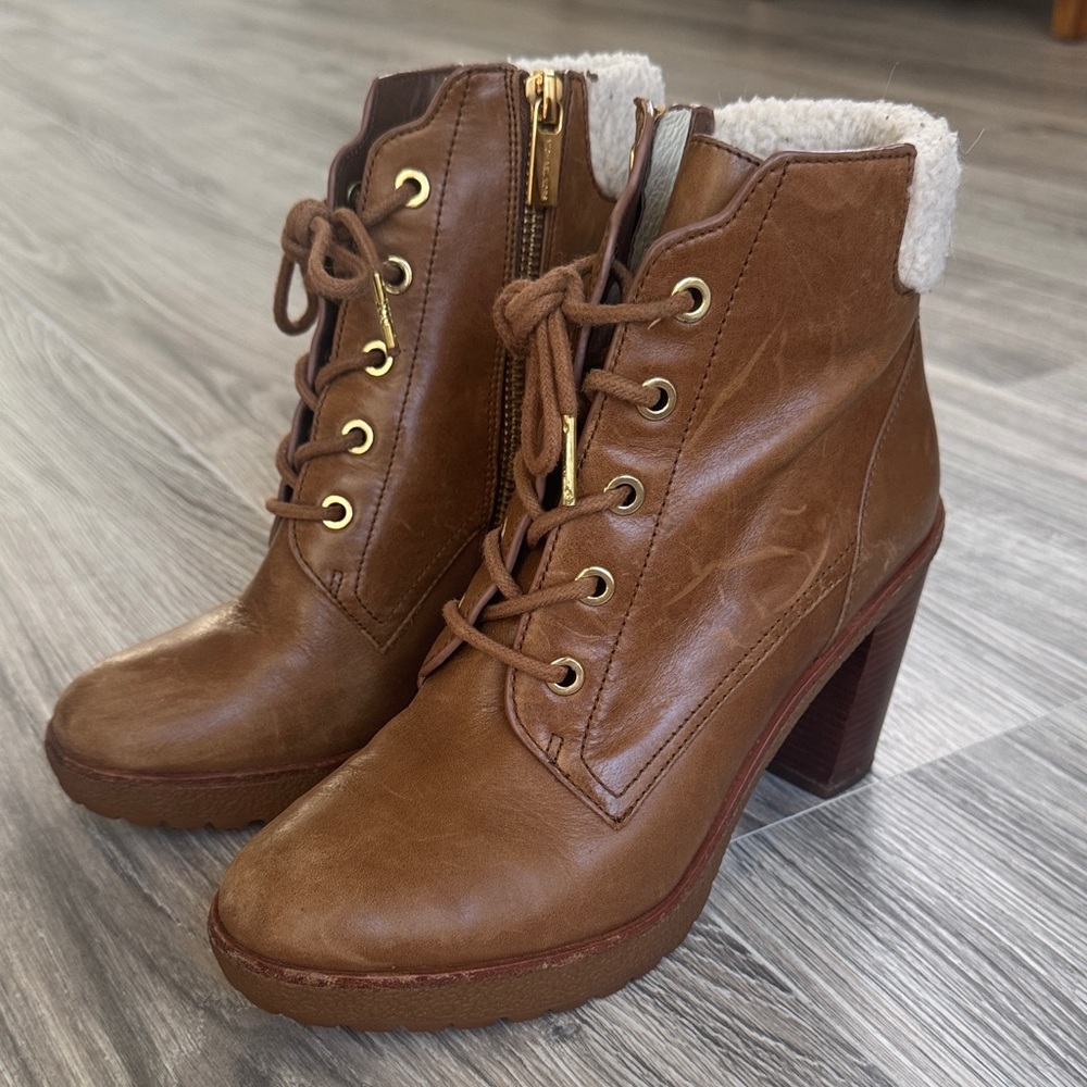 MICHAEL Michael Kors Lace-Up Leather Ankle Boots • Sherpa Cuff • 6.5